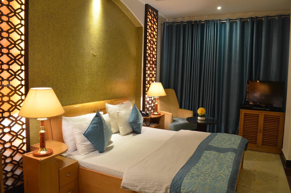 Hotel Emperor Palms Nueva Delhi Exterior foto