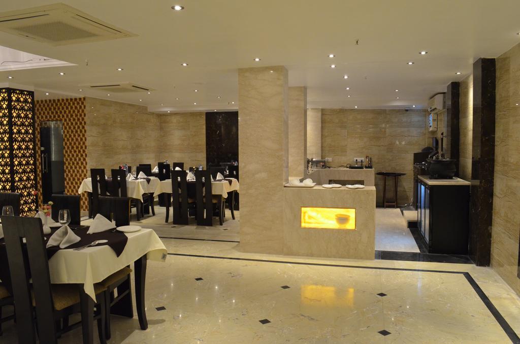 Hotel Emperor Palms Nueva Delhi Exterior foto