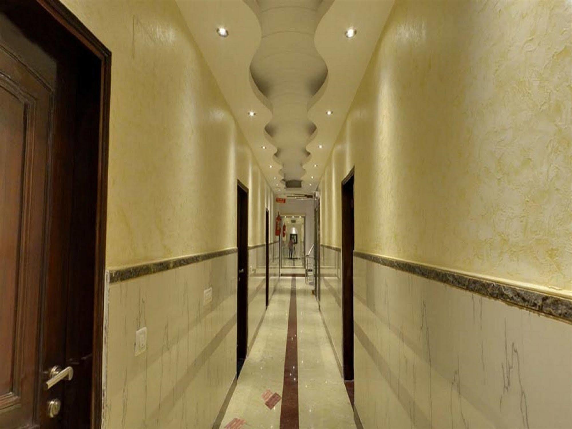 Hotel Emperor Palms Nueva Delhi Exterior foto